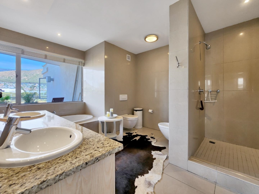 3 Bedroom Property for Sale in Mouille Point Western Cape